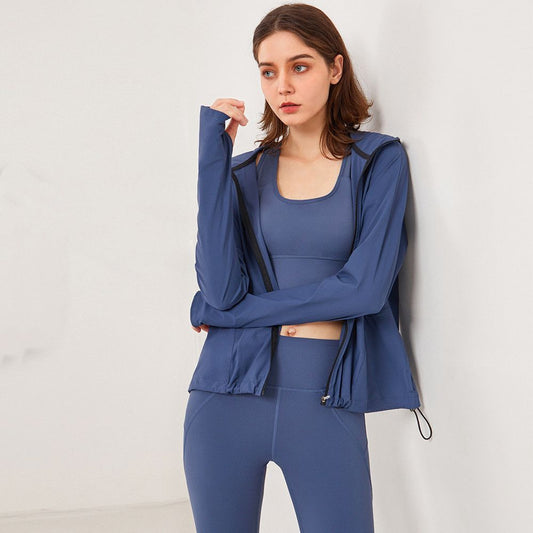 Three-Piece Seamless Athletic Set with Lightweight Performance Jacket