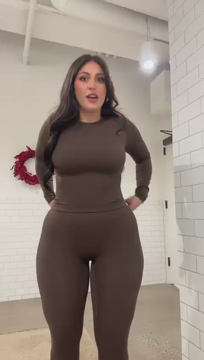 Full Sleeve Activewear Set – Stretch Top &amp; High Waist Leggings